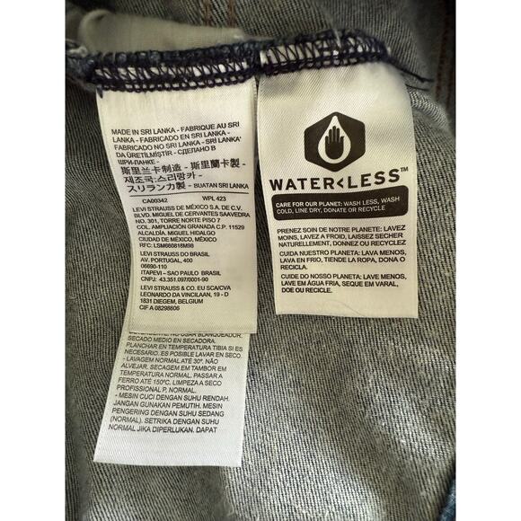 Levi's Relaxed Fit Trucker Denim Jacket, Women's Size 1X - Excellent - Picture 4 of 4